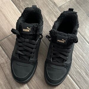 Puma Sneakers with Sherpa Lining Size 7
